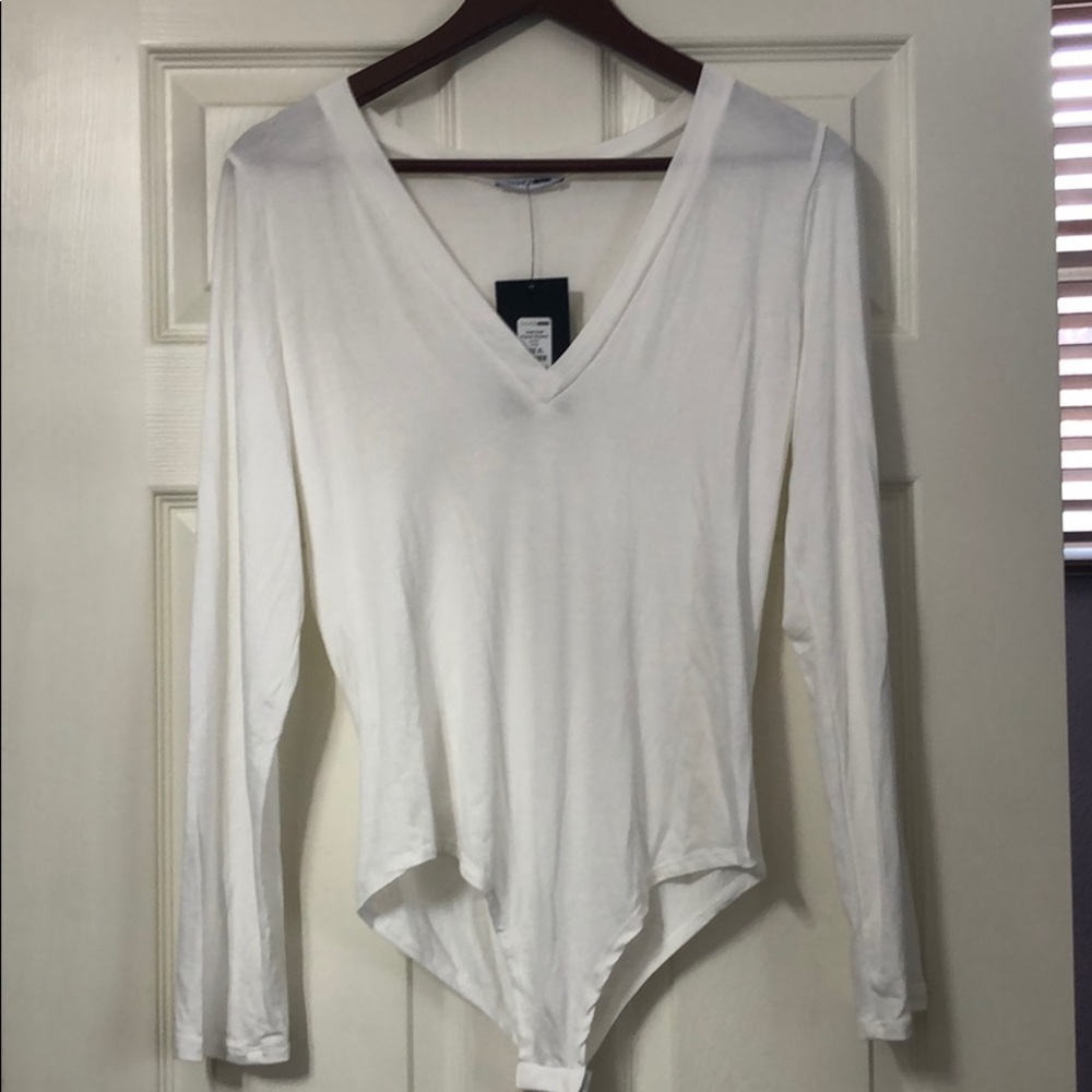 2 bodysuits